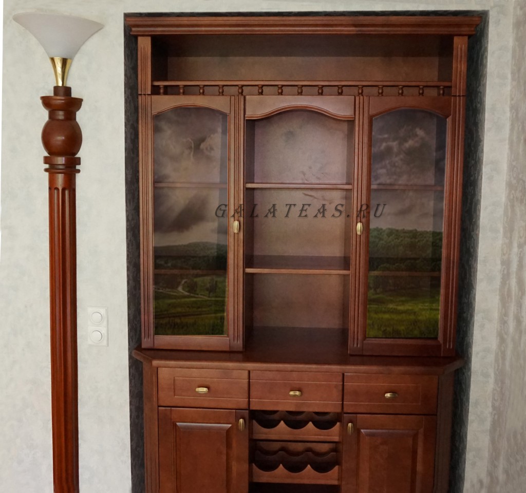 Деревянный буфет