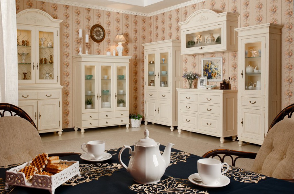 Мебель в спальню из дерева