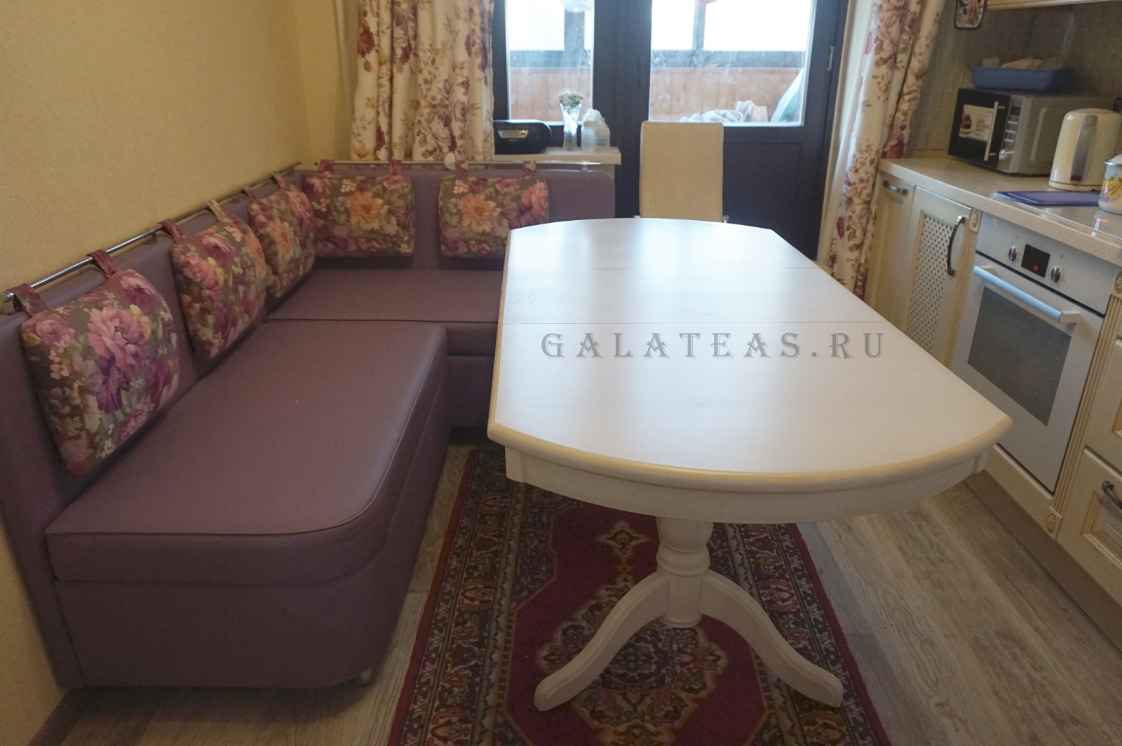 Стол Версаль на двух ножках