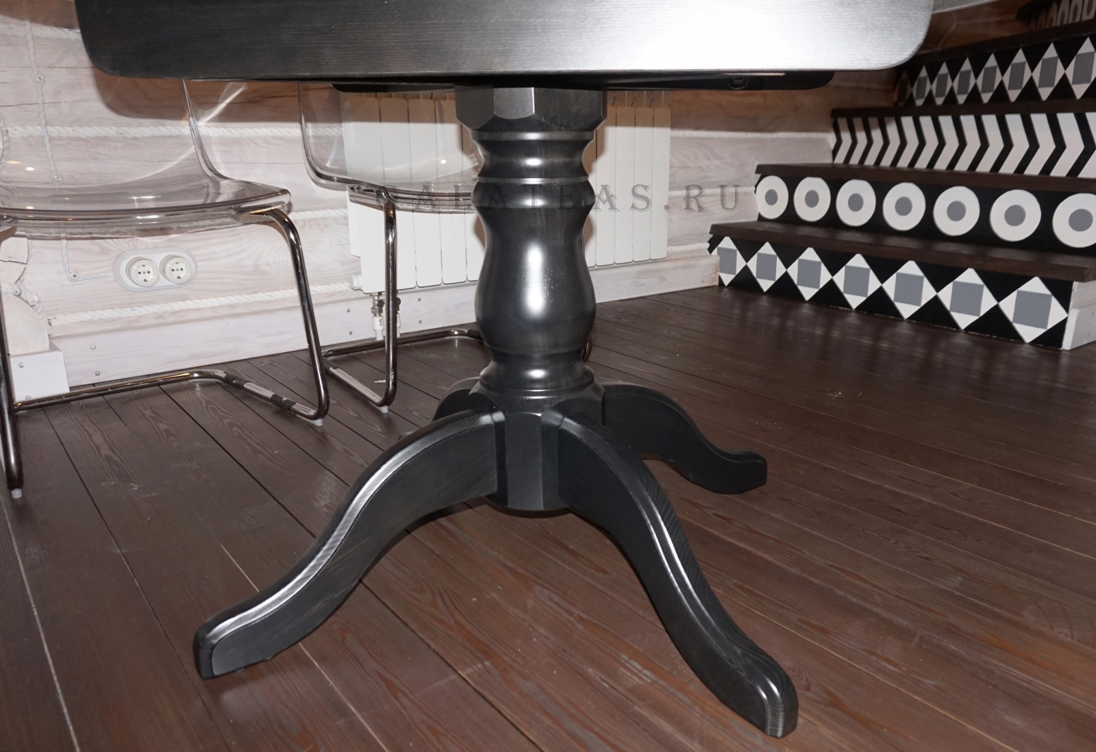 Ножка у круглого стола Оливия