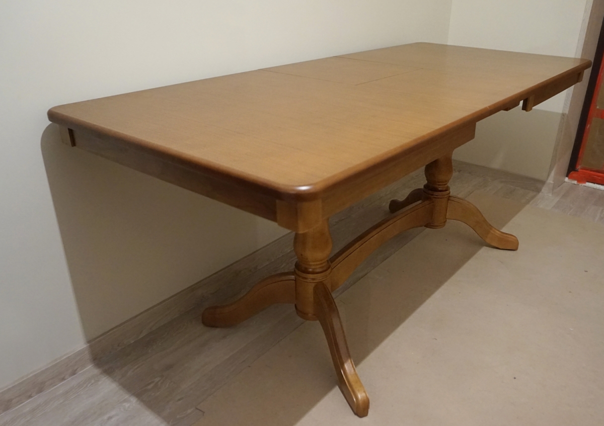 Стол прямоугольный полностью из сосны в цвете дуб