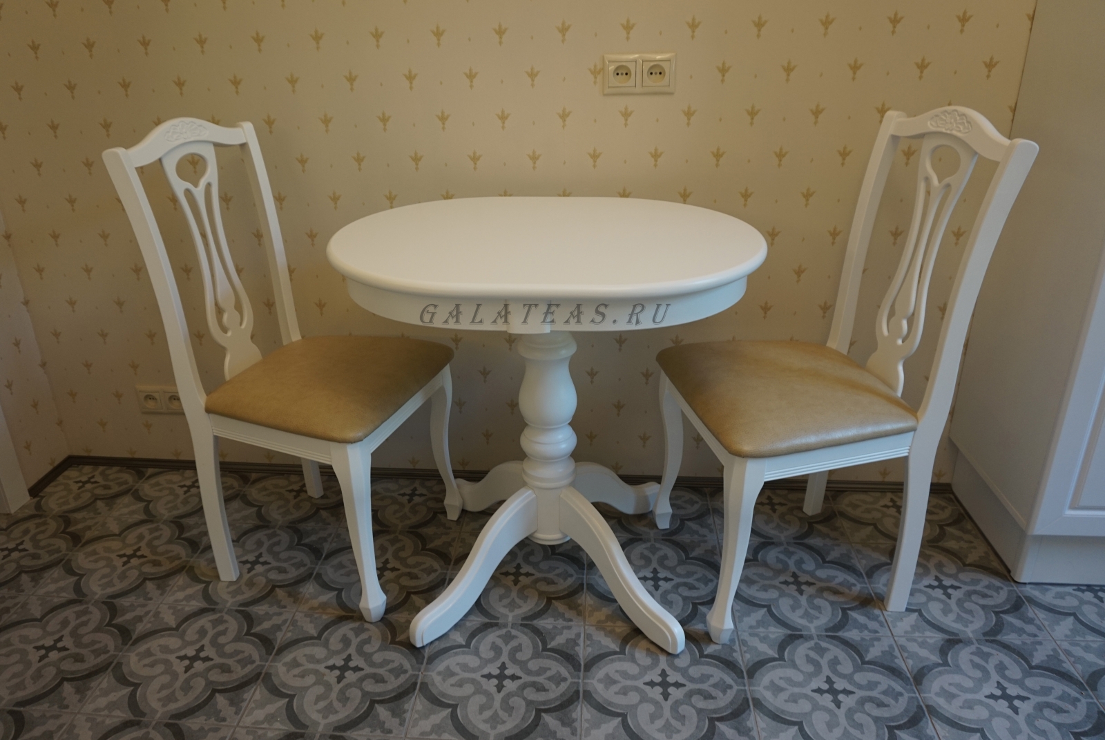 Обеденная группа Арфа в белом