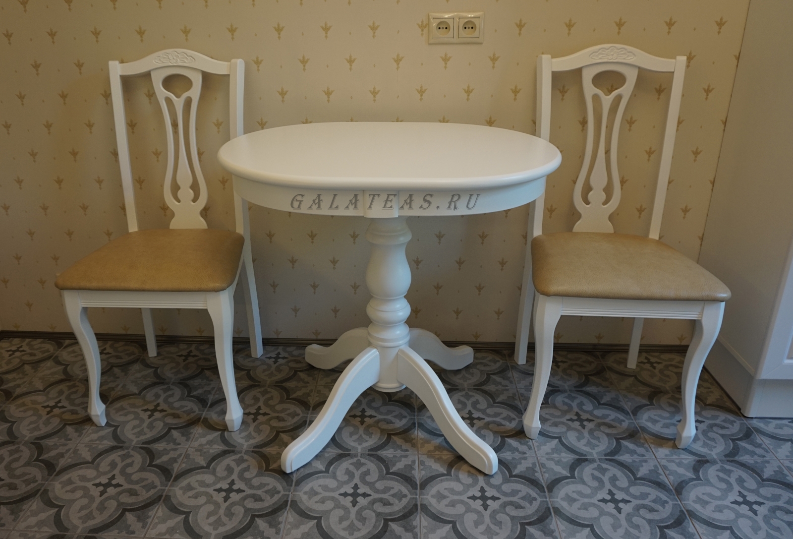 Белая Обеденная группа Арфа